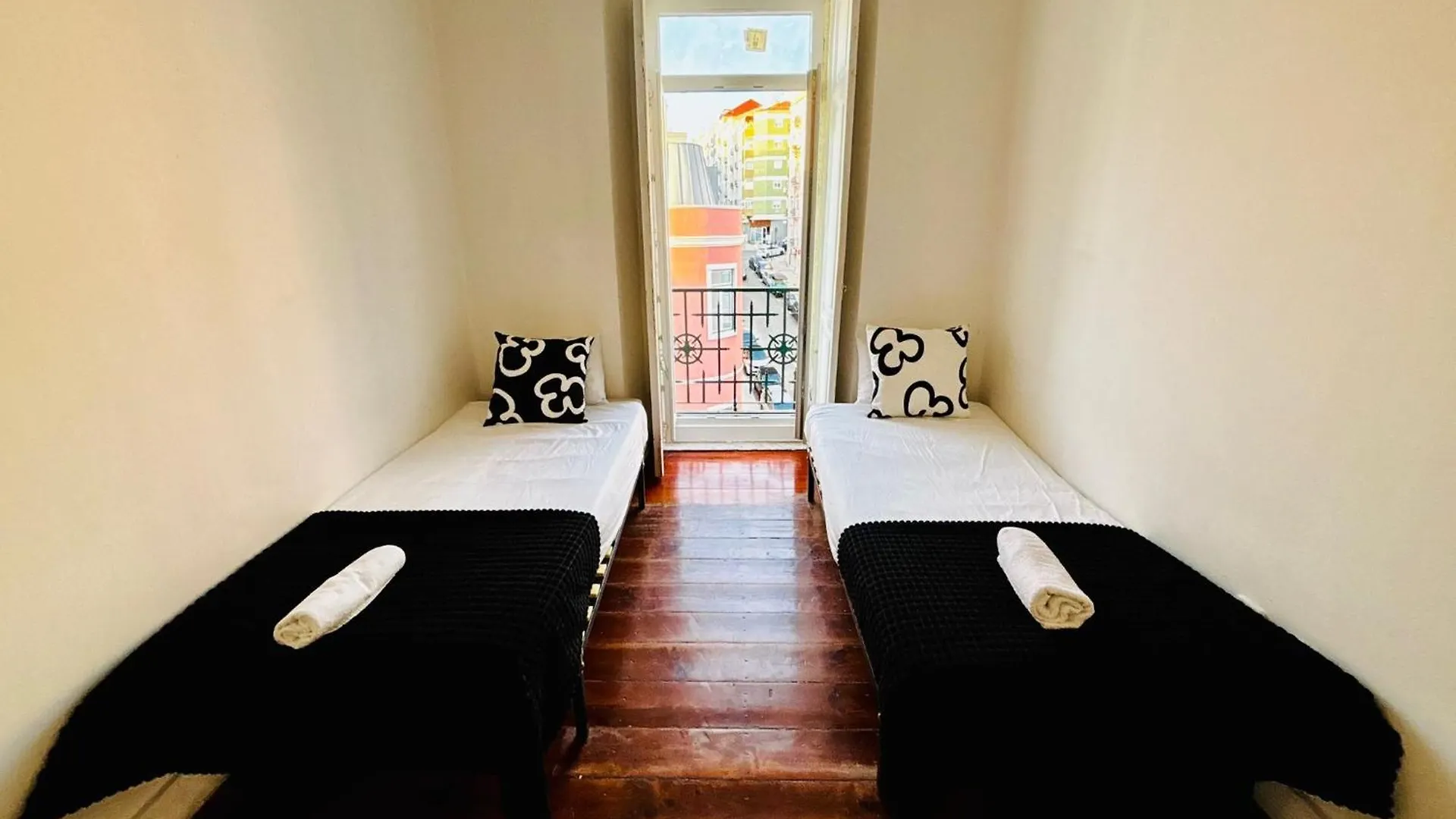 ホステル Top Standard Rooms Marques De Pombal, Central リスボン
